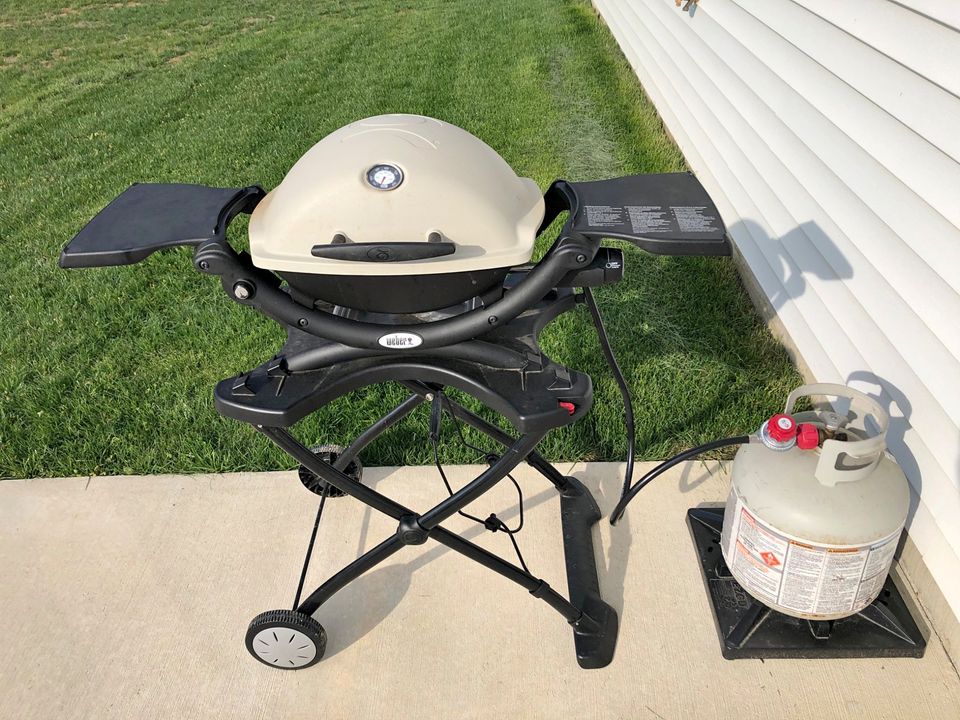 Weber Q1200 on a stand