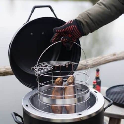 Char broil smoker with fish