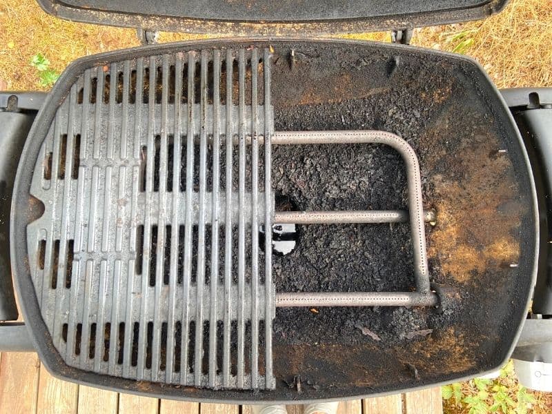 dirty Weber Q 3000 Gas Grill