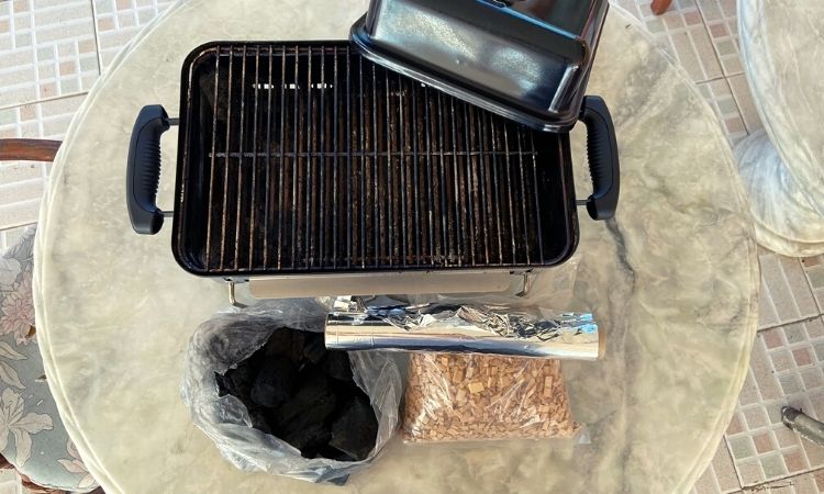 charcoal grill wood chips and lump charcoal