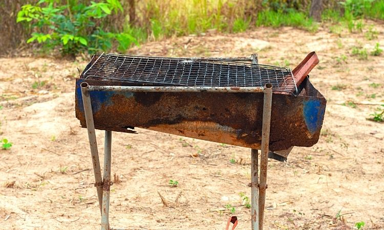 old rusty grill