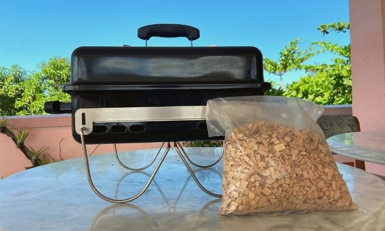How to Use Wood Chips on a Charcoal Grill